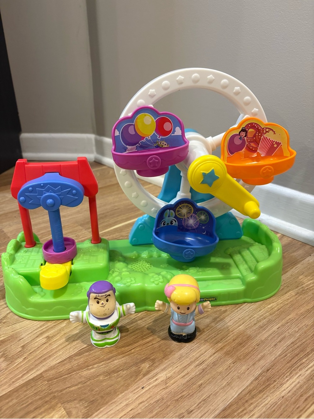 Little People Disney toy story Ferris Wheel Playset - Colorful Fun